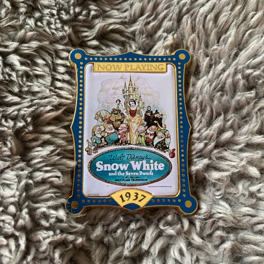 2001 Snow White Disney Pin
